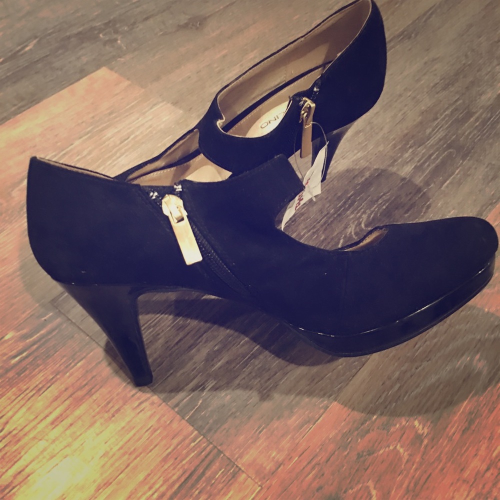 Black Bandolini High Heels